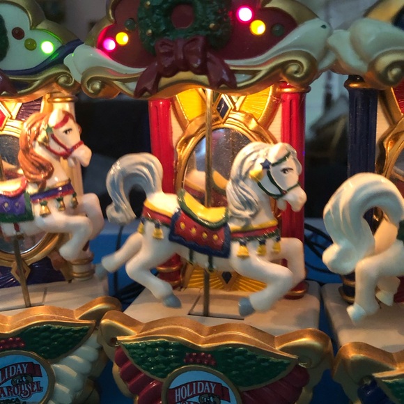 Vintage Carousel 1992 working Mr.Christmas 6 horses 21 favorite carols nonsmoker - Picture 4 of 16